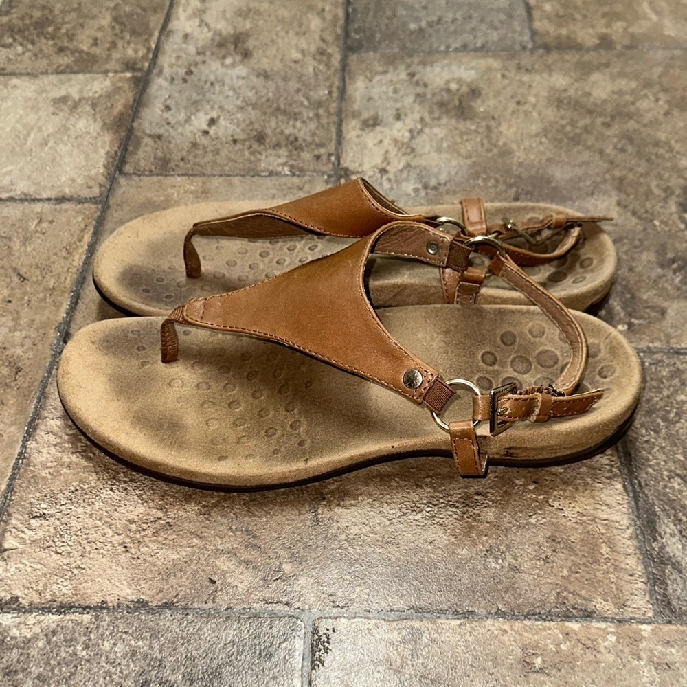 Vionic Size 7 - Picture 3 of 7